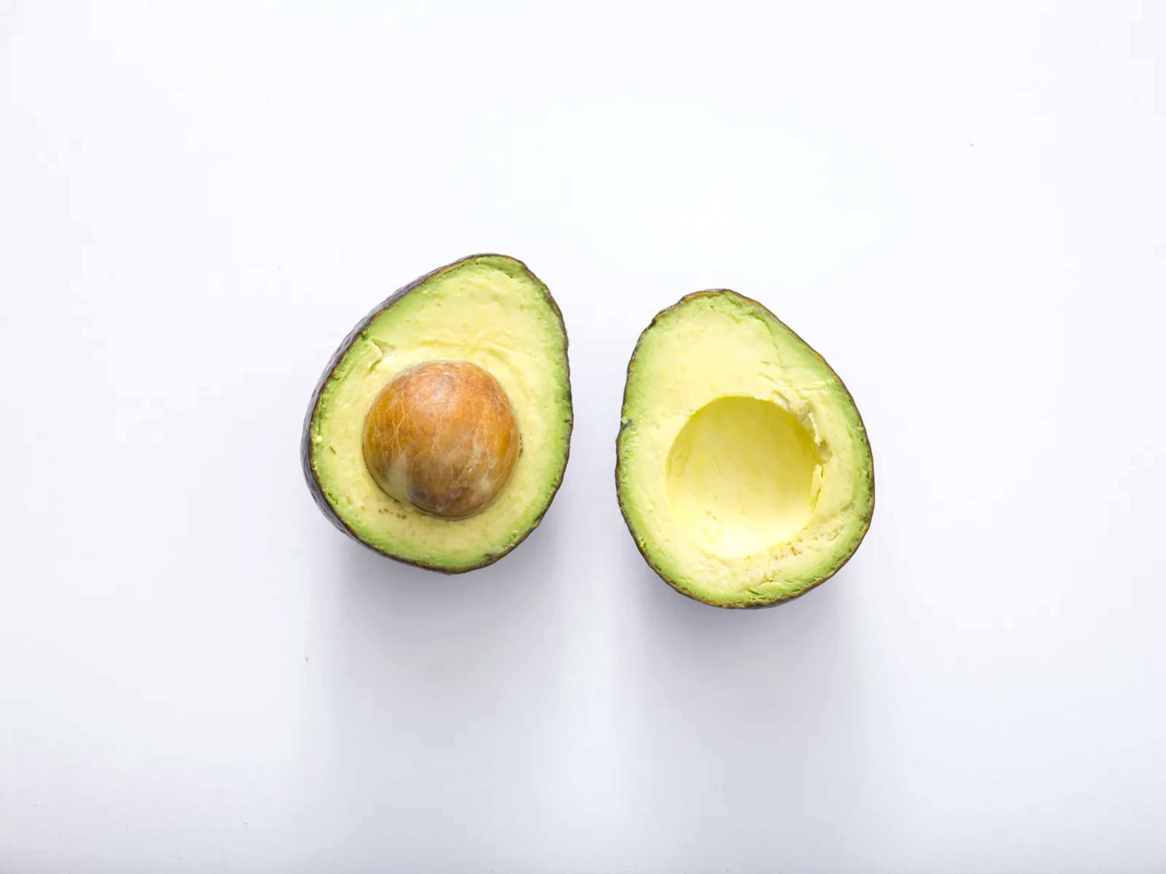 The Avocado Trick Everyone Swears By May Be Fooling You: What Actually Tells You It's Ripe