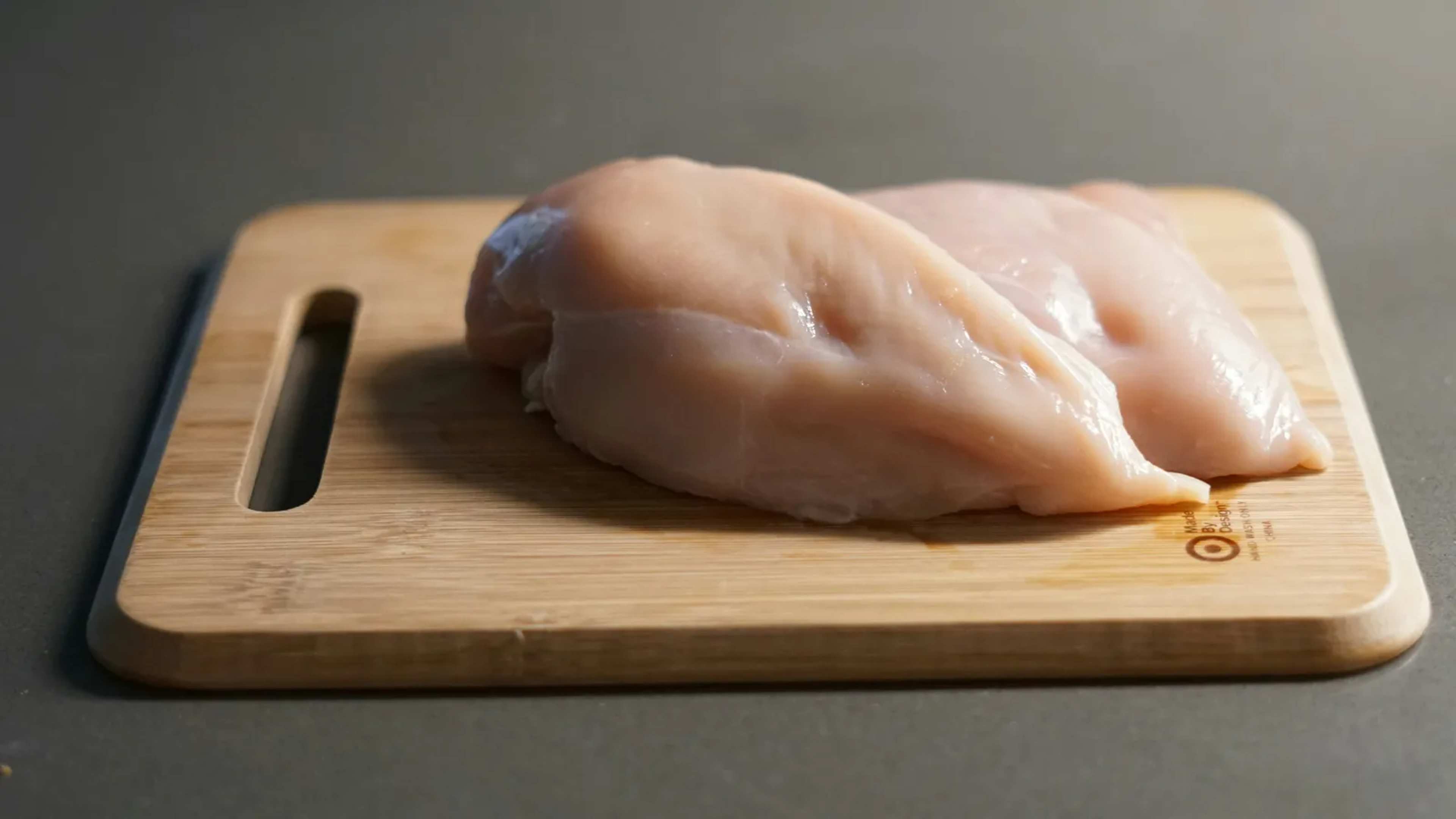 The 2-Hour Rule Experts Emphasize for Raw Chicken Storage