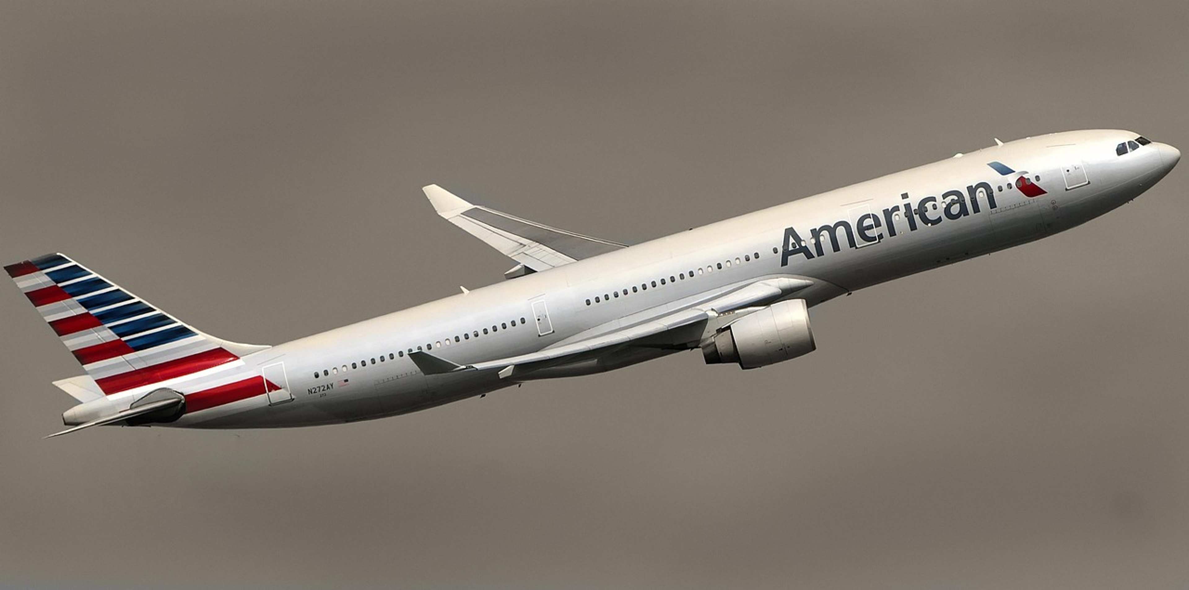 American Airlines Will Let Travelers Pay for Flights With Both Cash and Miles