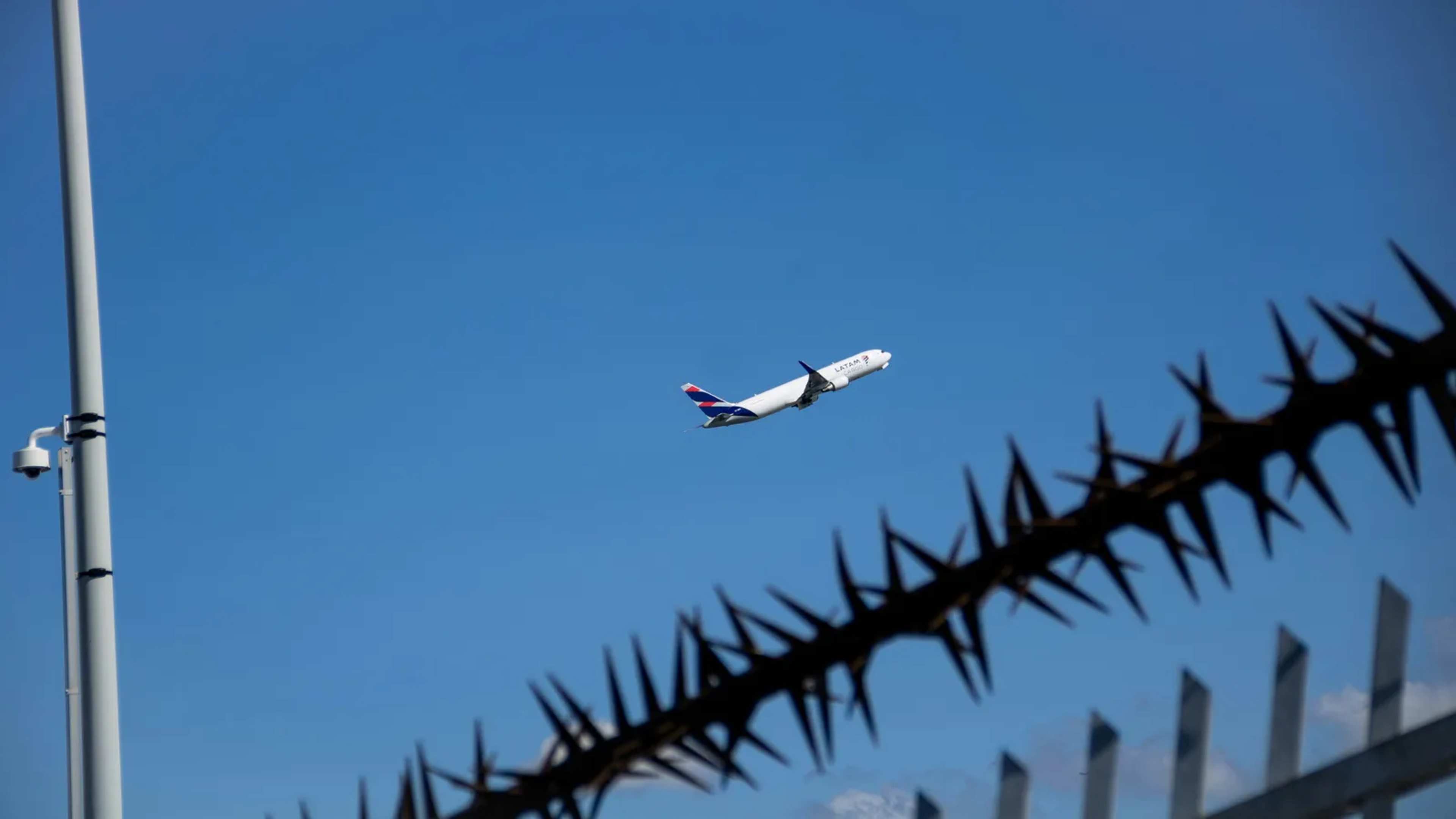 TSA Scales Back Gateside Program That Briefly Opened Security Lanes to Non-Travelers