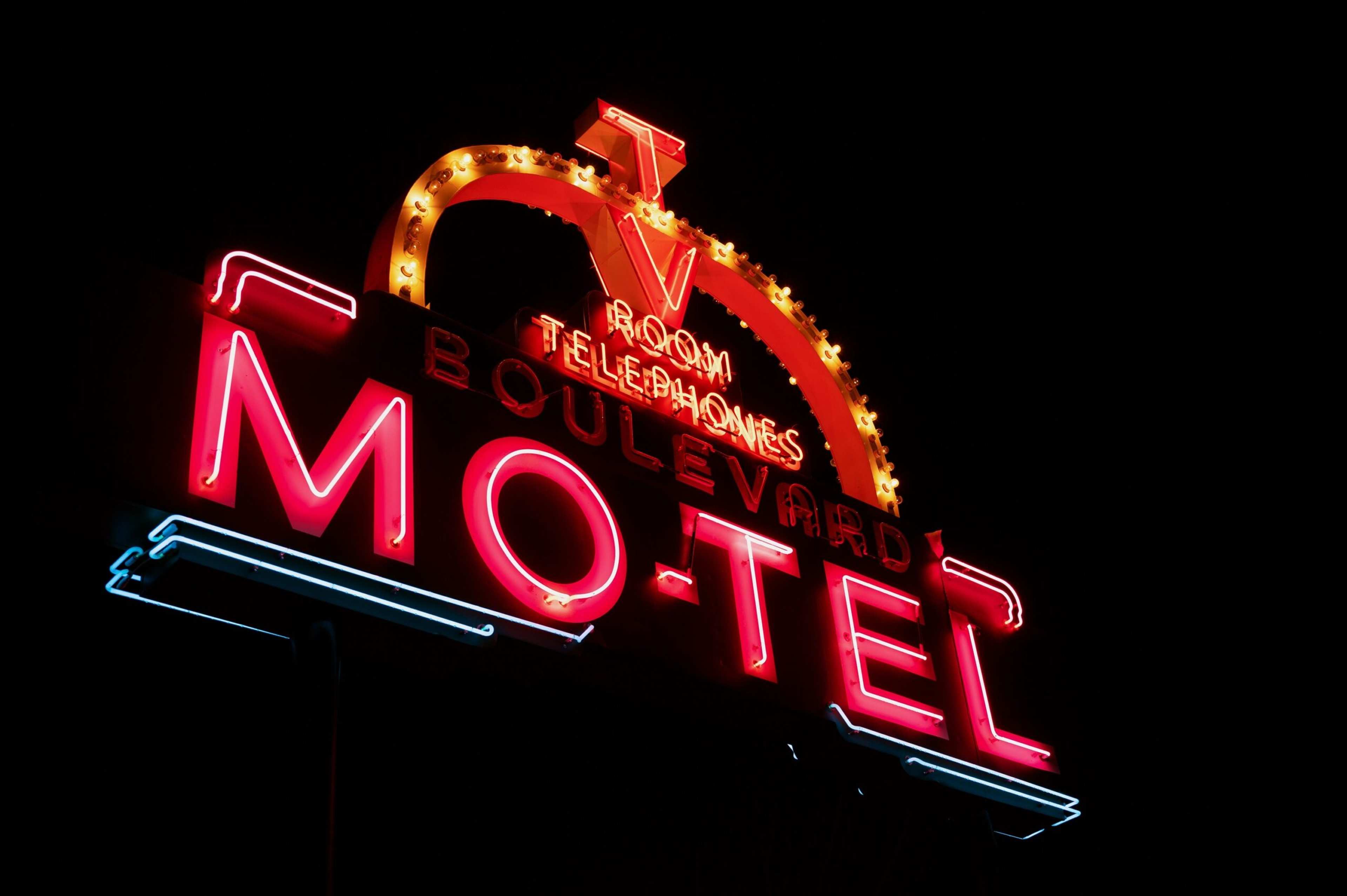 9 Travel Traditions Americans Used to Feel Proud Of