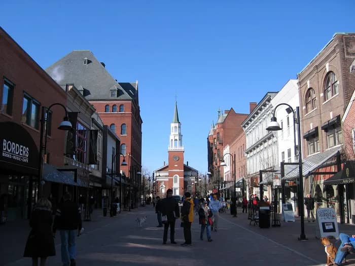 Burlington, Vermont: The Eastern Climate Outpost (Image Credits: Wikimedia)