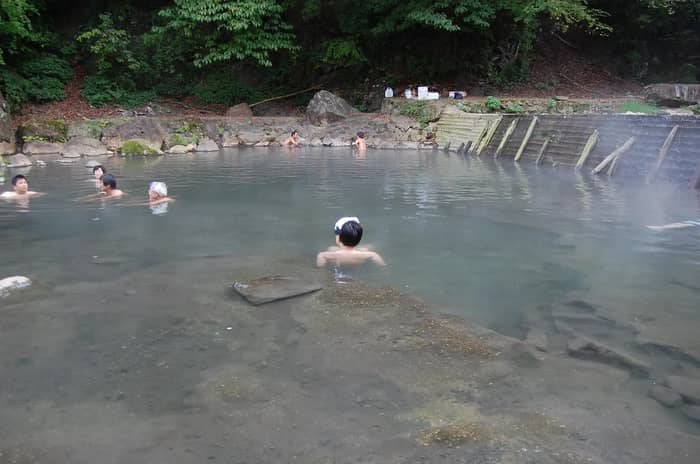 Onsen Bathing Has Strict Unwritten Protocols (Image Credits: Wikimedia)