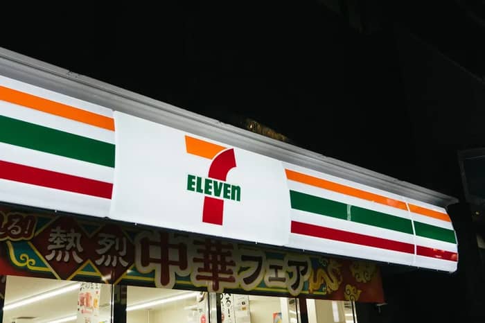 7-Eleven – Convenience Stores With a Japanese Twist (Image Credits: Unsplash)