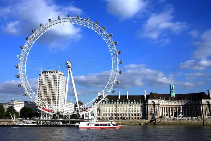 Overpriced Tourist Attractions That Aren't Worth the Hype (Image Credits: Pixabay)