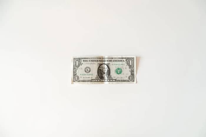 The Salary Gap That's Impossible to Ignore (Image Credits: Unsplash)