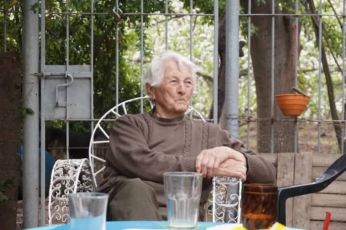 The Numbers: Is It Really Cheaper Than Assisted Living? (Image Credits: Unsplash)