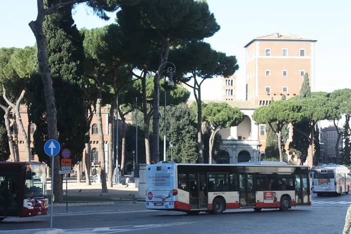 Bus 64: The Wallet Express (Image Credits: Wikimedia)