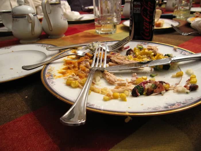 Reusing Your Plate at the Buffet Station (Image Credits: Flickr)