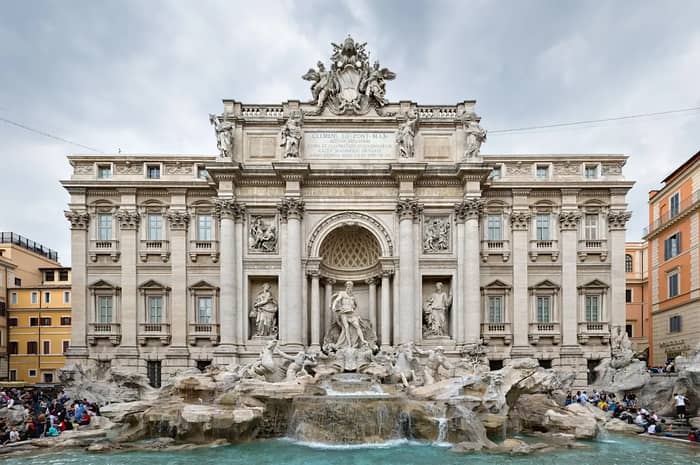 The Trevi Fountain Pickpocket Paradise (Image Credits: Wikimedia)