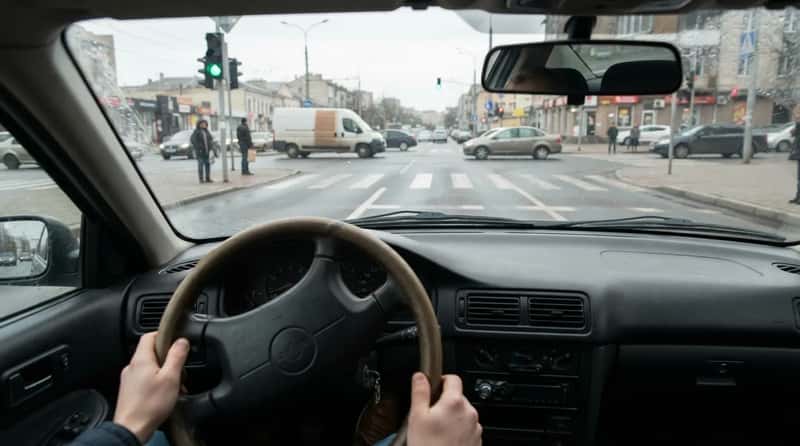 6. They Treat Intersections as the Highest-Risk Zones on Any Road (Image Credits: Gemini)