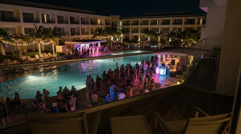 9. The Pool-View Room With the Noise Nobody Mentions (Image Credits: Gemini)