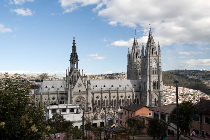 Ecuador: Year-Round Spring Weather (Image Credits: By Maros M r a z (Maros), CC BY-SA 3.0, https://commons.wikimedia.org/w/index.php?curid=8319779)