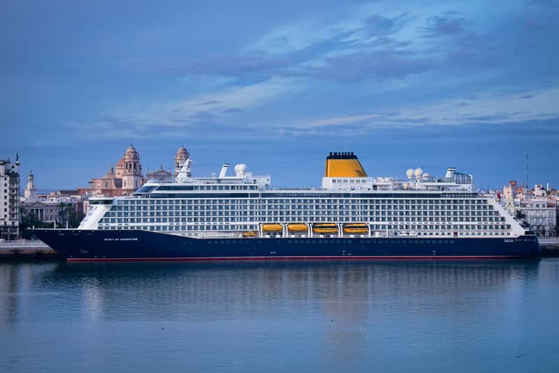 Prepare for Real Cruise Costs Beyond the Sticker Price (Image Credits: Flickr)