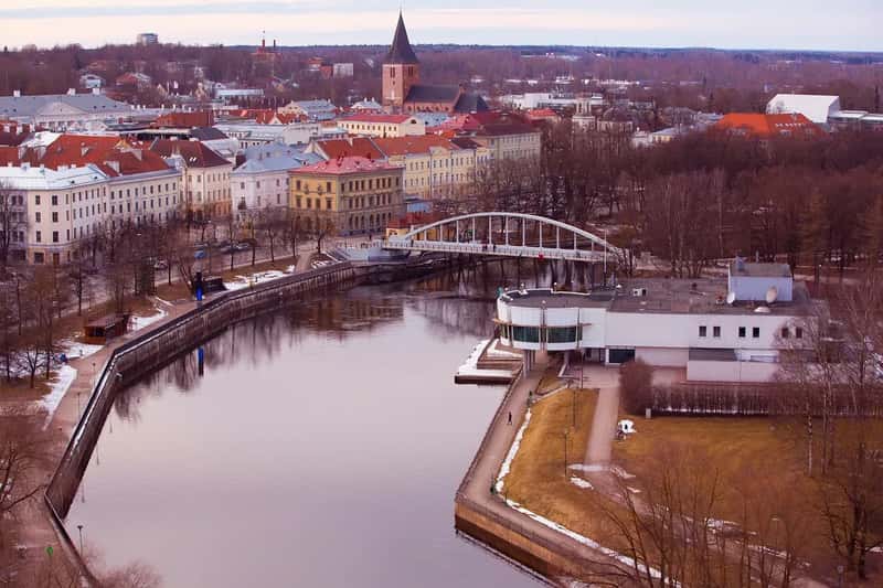 Estonia: The Digital Pioneer with Tech-Savvy Systems (Image Credits: Pixabay)