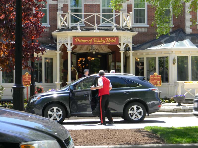 3. Assuming valet tipping is a one-time transaction (By Laslovarga, CC BY-SA 3.0)