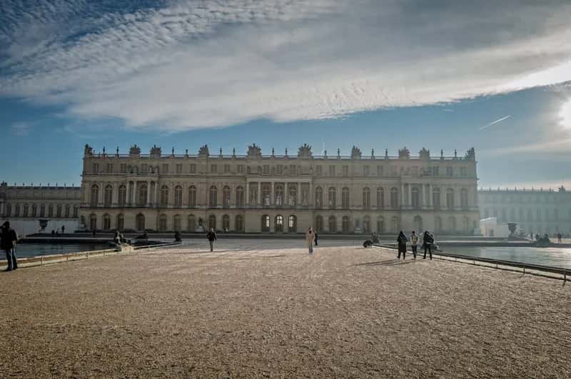 8. Palace of Versailles, France – Grandeur That Drowns in Its Own Crowds (Image Credits: Unsplash)