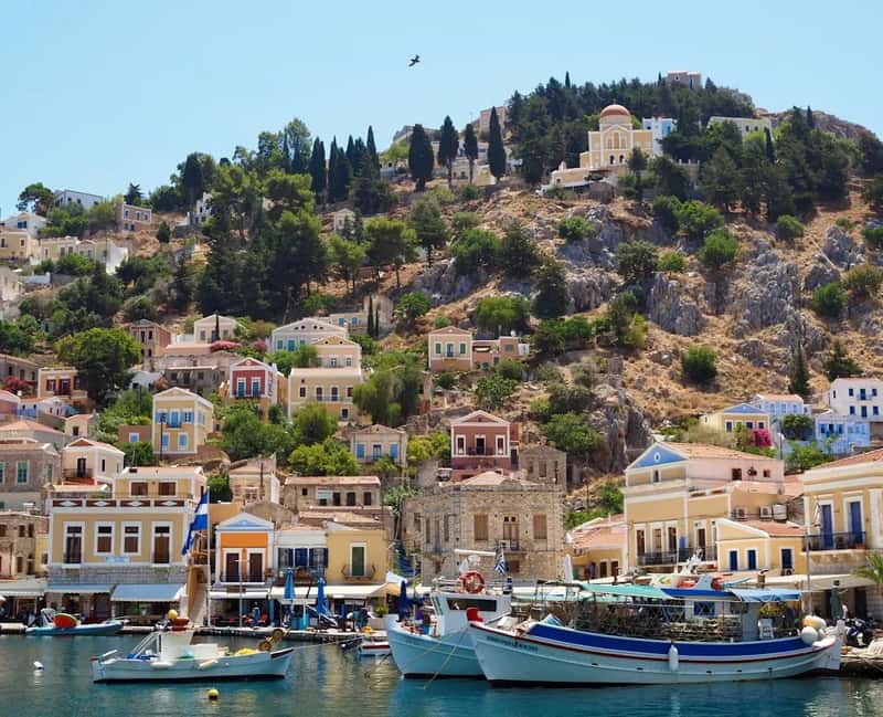 Greece: Golden Visas and No Real Barriers for Most Buyers (Image Credits: Unsplash)
