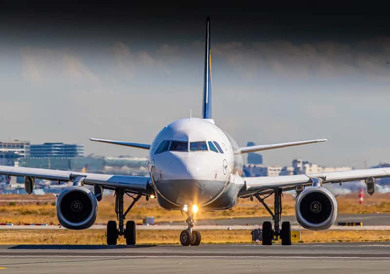 4. Delays Are Often Dictated by Rules Pilots Don't Control (Image Credits: Pixabay)