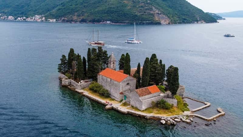 Perast, Montenegro – The Bay of Kotor's Quiet Gem (Image Credits: Unsplash)