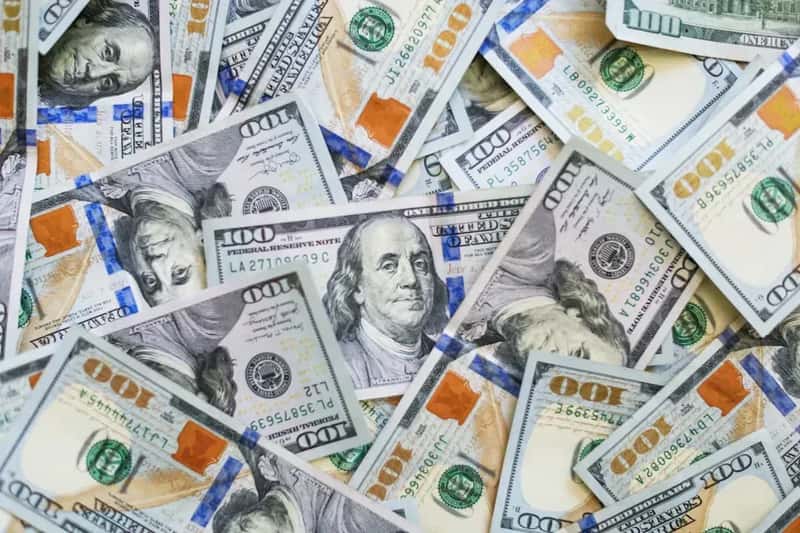 Excessive Cash in Large Bills (Image Credits: Unsplash)