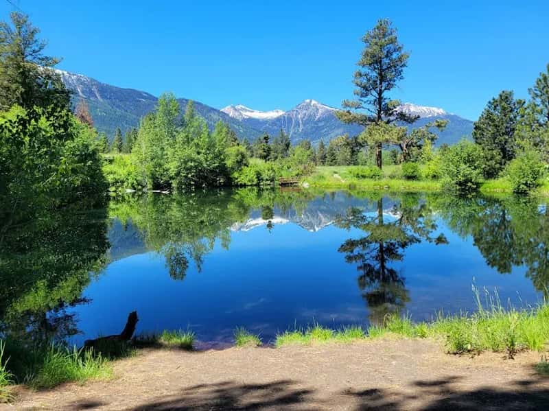 #10: Joseph, Oregon - Bronze Sculptures and the Wallowa Mountains (Image Credits: Pexels)