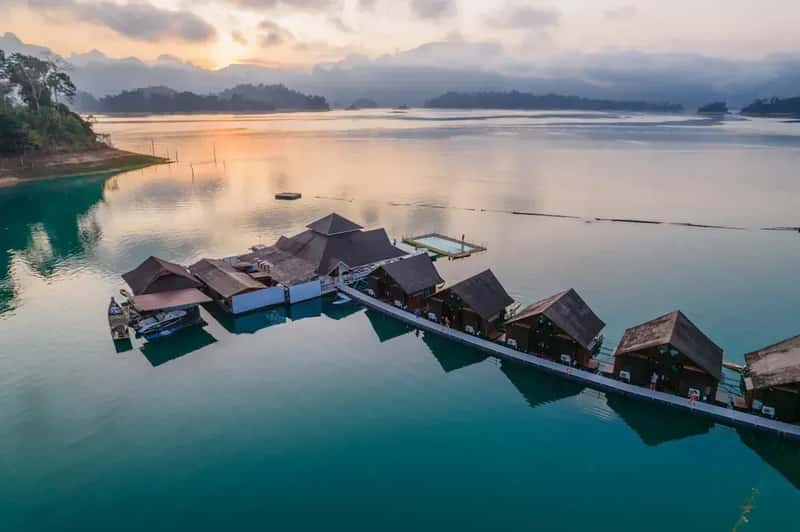 5. Thailand: The Land of Smiles Lives Up to Its Name (Image Credits: Unsplash)