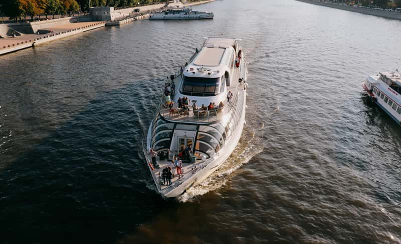 Who You'll Be Sailing With (Image Credits: Pexels)