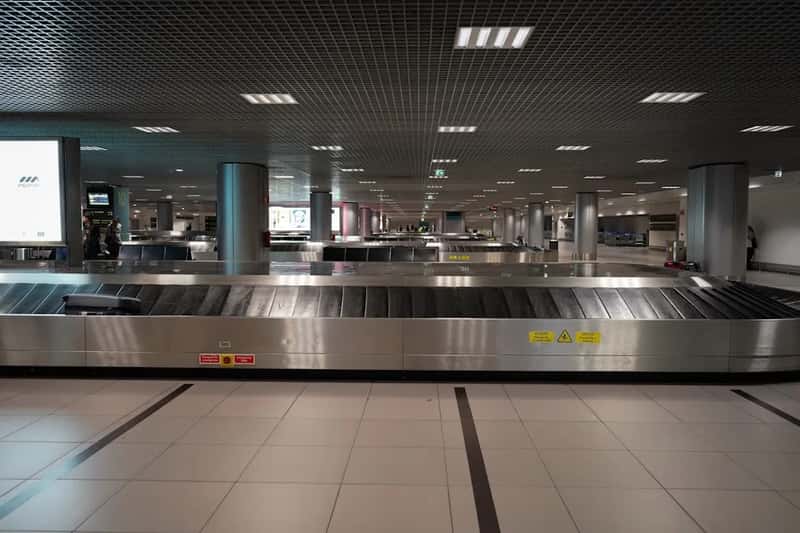 4. Airport counter surcharges instead of prepaid online rates (Image Credits: Unsplash)