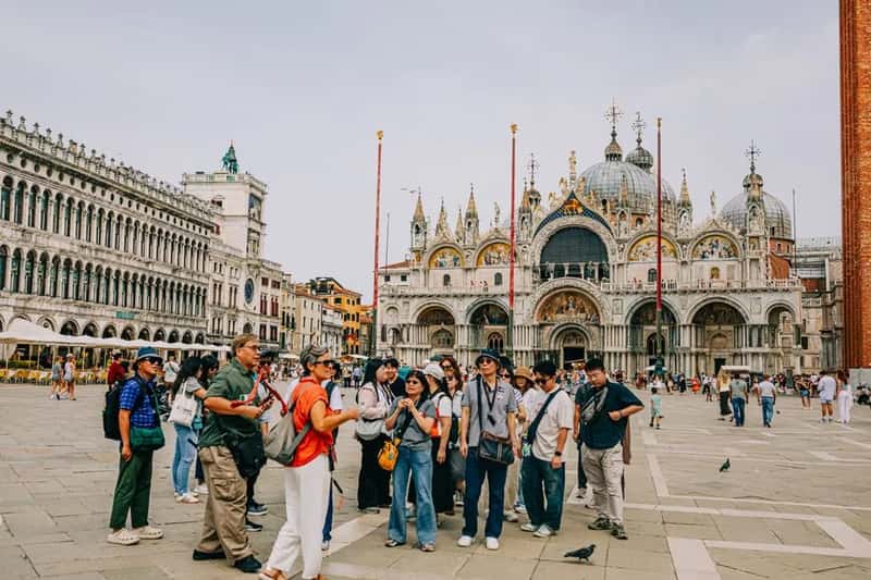 Crowds Are Being Regulated, and Groups Are the Target (Image Credits: Pexels)