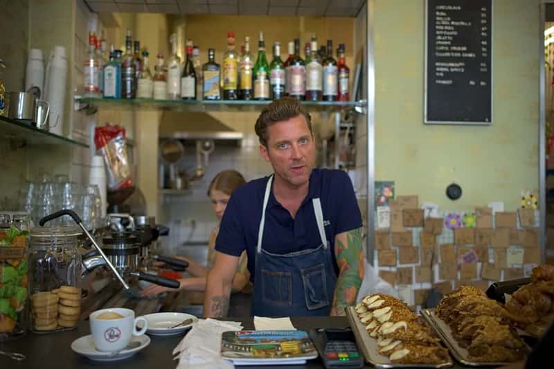 8. Asking for a To-Go Cup and Rushing Out (Jeena Paradies, Flickr, CC BY 2.0)