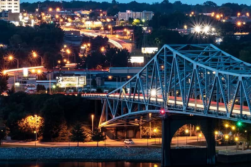 4. The Shoals, Alabama - $10,000 for Remote Workers Earning $52K or More (Image Credits: Unsplash)