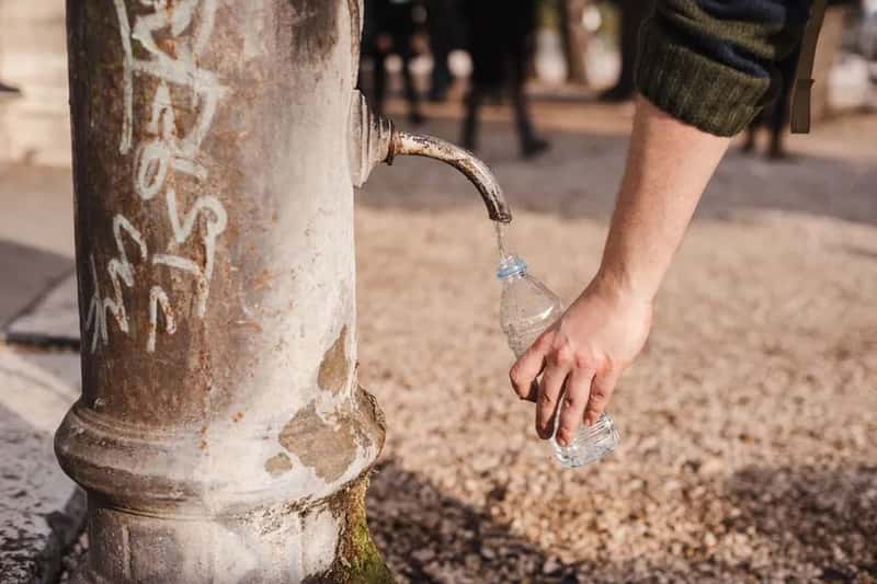 Fountains are for looking, not wading or drinking straight from the spout (Image Credits: Pexels)