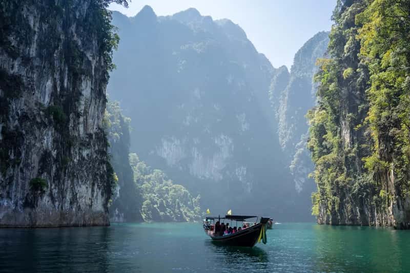 3. Vaping or Carrying E-Cigarettes in Thailand (Image Credits: Unsplash)