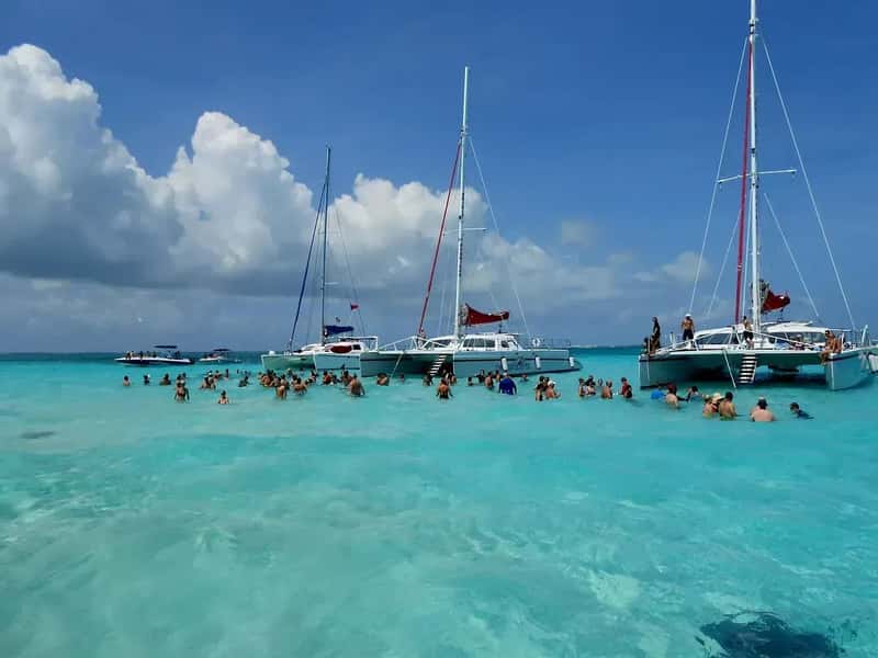 Grand Cayman: Upscale and Unhurried (Image Credits: Pixabay)