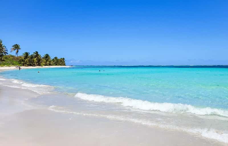 Puerto Rico's Hidden Gem: Flamenco Beach on Culebra (Image Credits: Shutterstock)