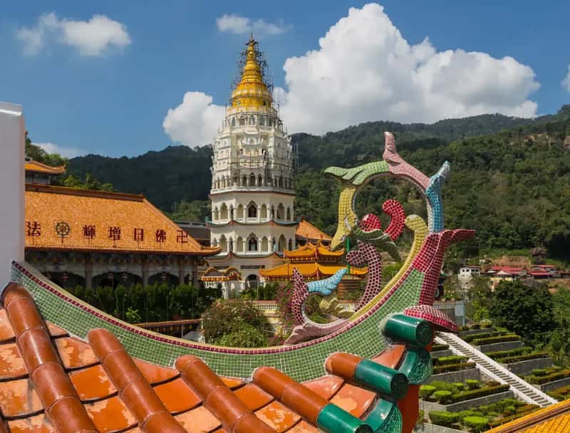 Penang, Malaysia – Tropical Island Living (Image Credits: Wikimedia)