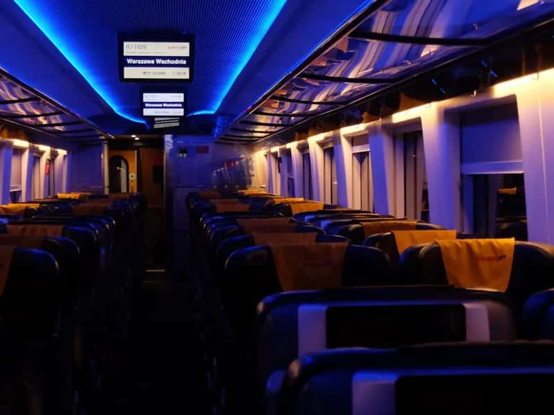 Business Travelers Are Quietly Switching Too (Image Credits: Unsplash)