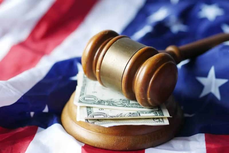 5. Change and cancellation fees tied to bereavement or jury duty (Image Credits: Pexels)