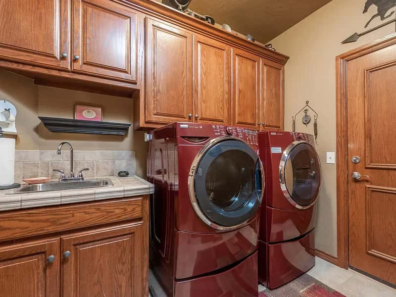 #5 - The Appliance Garage Hid Small Appliances Behind a Roll-Top Tambour Door (okchomeseller, Flickr, CC BY 2.0)