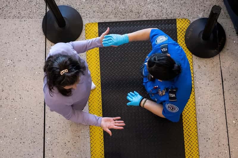 7. Officers do not get airline perks, and accepting gifts can end a career (Image Credits: Rawpixel)