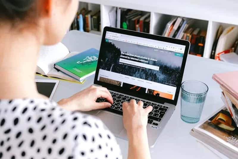 Fee #4: Third-Party Booking and OTA Service Fees (Image Credits: Pexels)