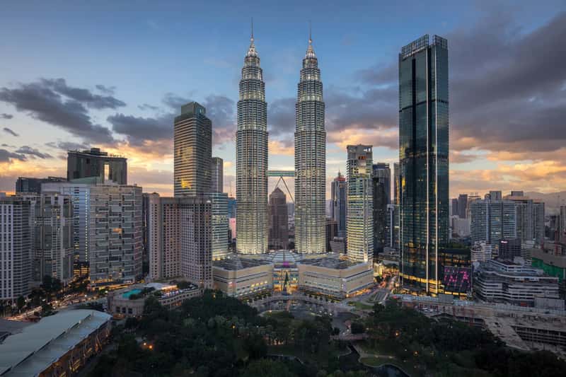 Malaysia: Modern Comforts, Mostly at the Lower End (The Twins | SE Asia 2019, CC BY 2.0)