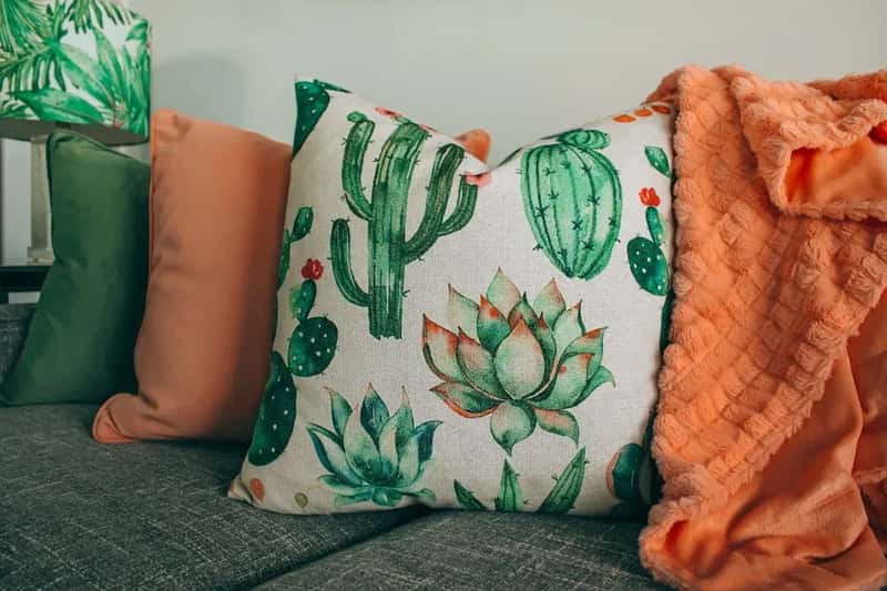 7. The Throw Pillows and Decorative Cushions (Image Credits: Unsplash)