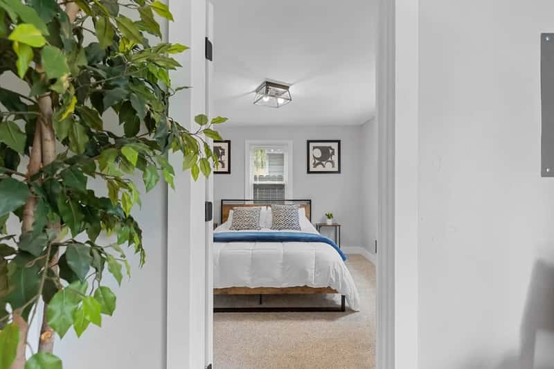 Houston's New Occupancy Formula: 2 Per Bedroom, Plus 2 (Image Credits: Unsplash)