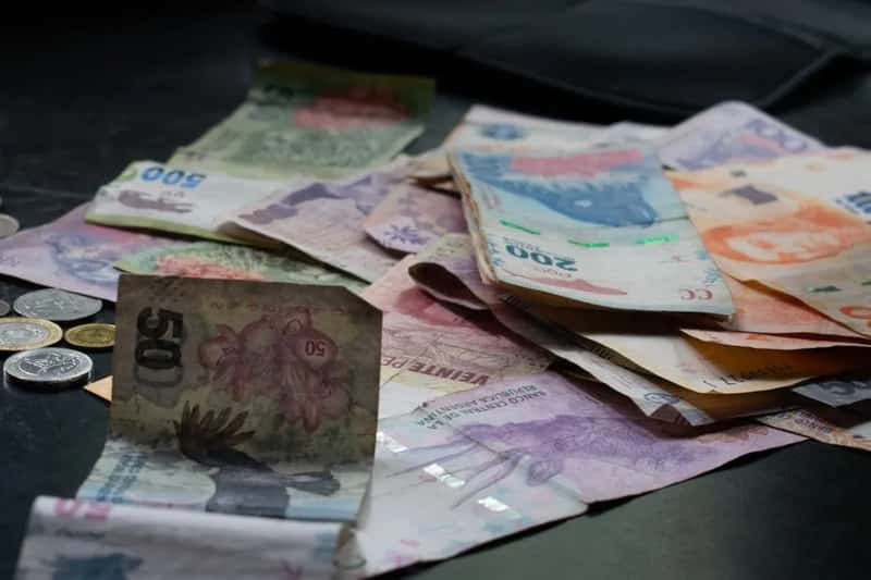 A Currency Squeeze That Has Nothing to Do With Parks (Image Credits: Pexels)