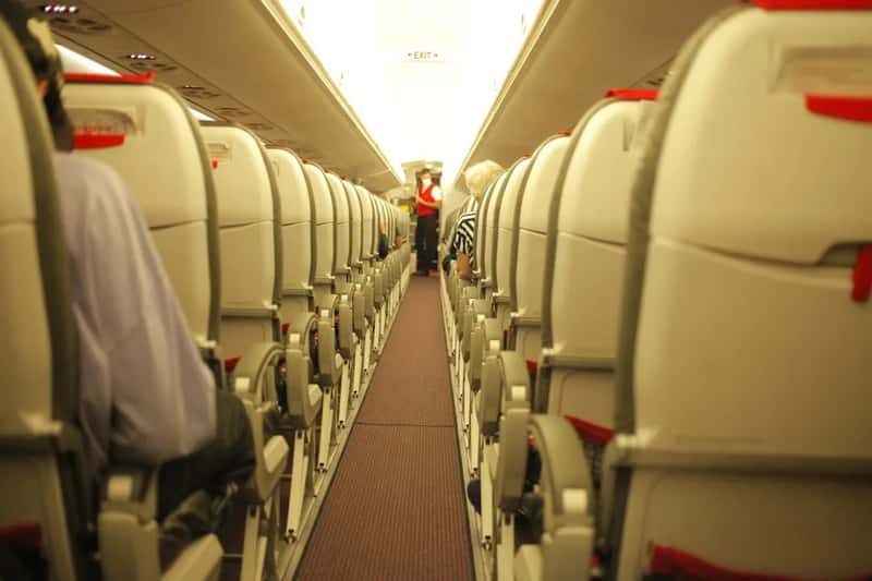 Heart and Lung Conditions Deserve a Pre-Flight Chat (Image Credits: Unsplash)