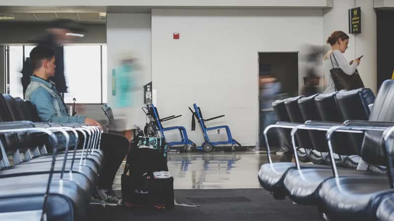Healthcare enrollment gaps that catch new arrivals off guard (Image Credits: Unsplash)