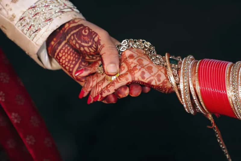 India: family networks reclaim ground from dating apps (Image Credits: Unsplash)