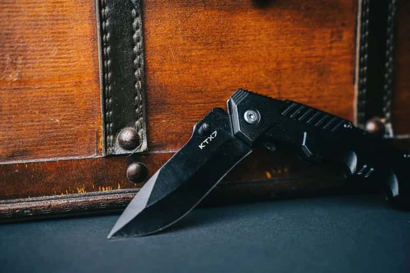 4. Knives and sharp-edged tools in carry-on bags (Image Credits: Pexels)